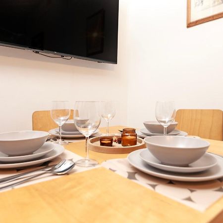 Beautiful 3 Bedroom Flat In Scott Ellis Gardens London Exterior photo