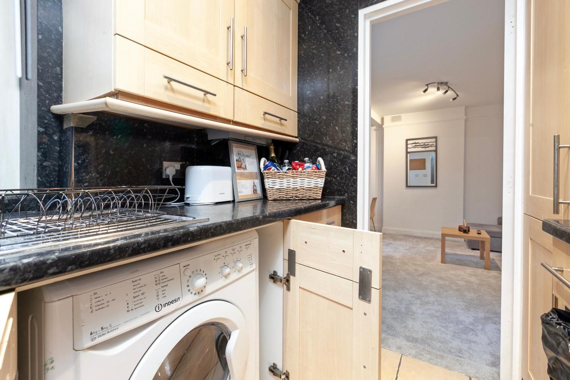 Beautiful 3 Bedroom Flat In Scott Ellis Gardens London Exterior photo
