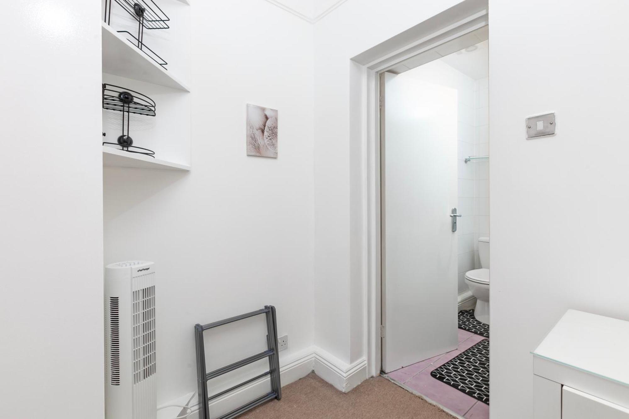 Beautiful 3 Bedroom Flat In Scott Ellis Gardens London Exterior photo