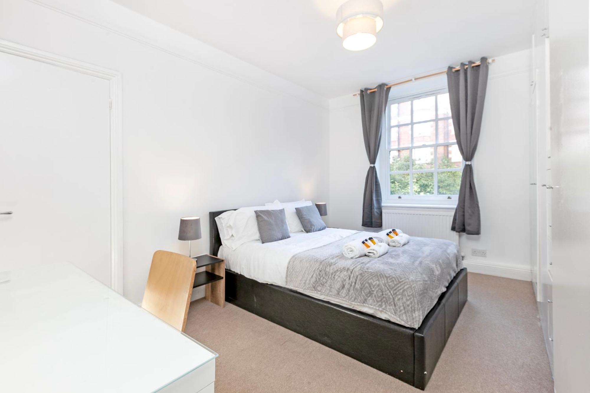 Beautiful 3 Bedroom Flat In Scott Ellis Gardens London Exterior photo