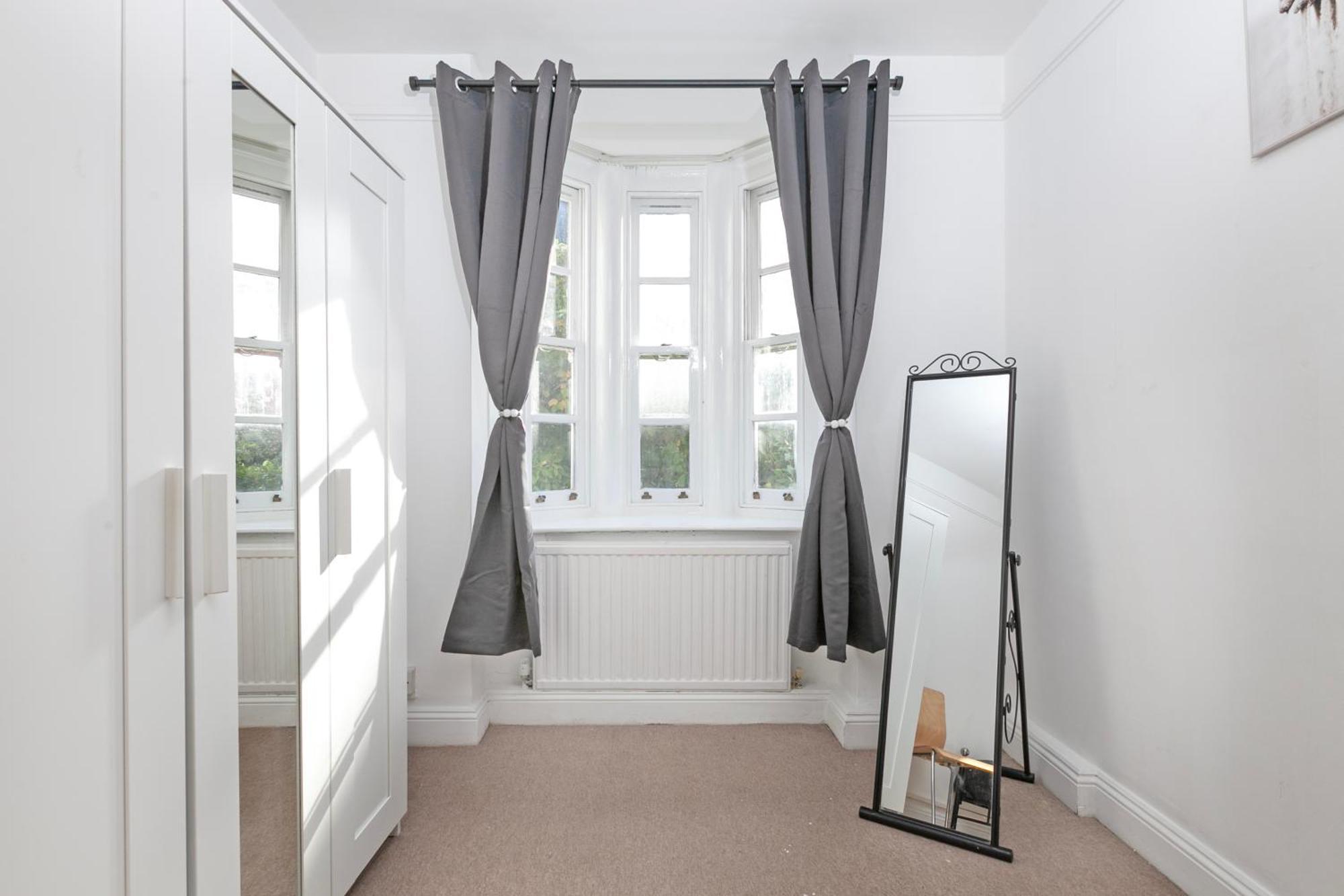 Beautiful 3 Bedroom Flat In Scott Ellis Gardens London Exterior photo