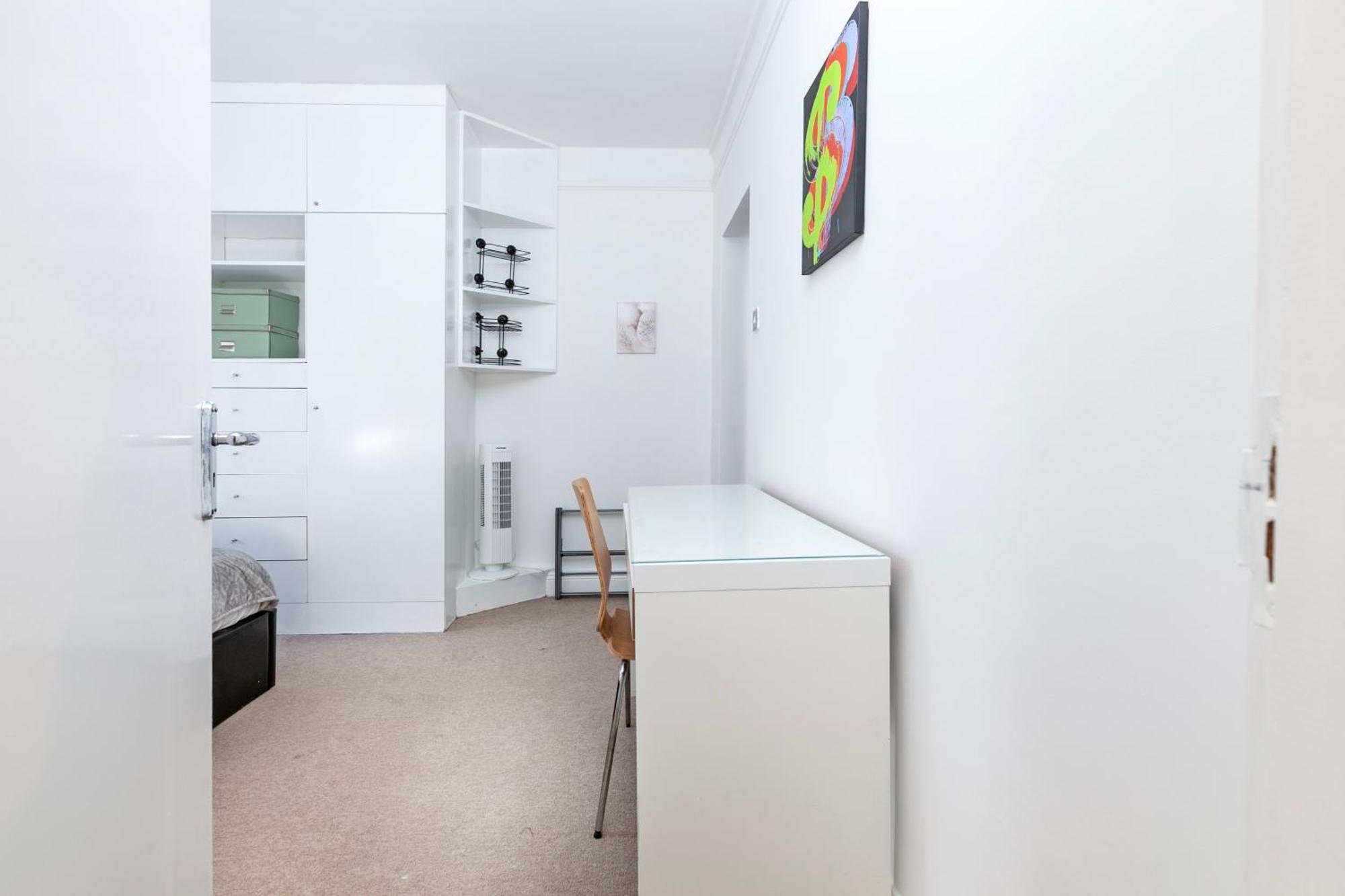 Beautiful 3 Bedroom Flat In Scott Ellis Gardens London Exterior photo